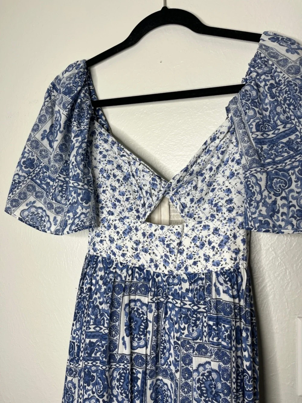 NWT Abercrombie & Fitch Twist-Front Tiered Maxi Dress Blue and White - Size XS